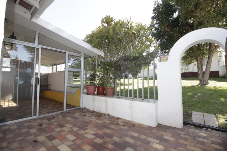 To Let 2 Bedroom Property for Rent in Aston Bay Eastern Cape